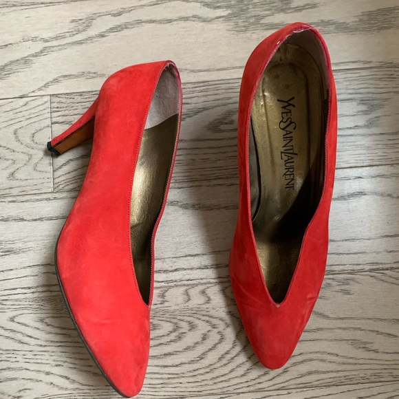 yves saint laurent / red suede pumps - Picture 2 of 9